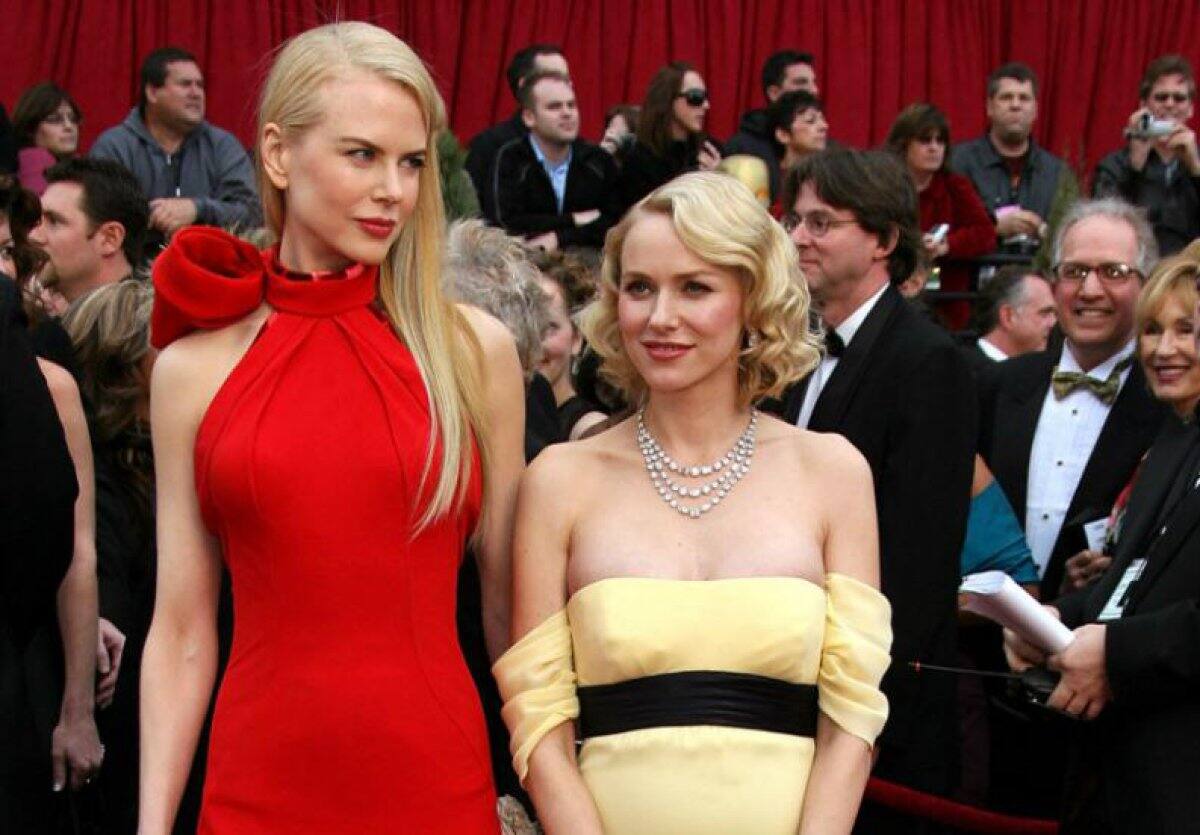 Nicole Kidman & Naomi Watts - Se conocen desde la adolescencia, fueron juntas al mismo instituto. De hecho, Nicole fue quien impulsó a Naomi a seguir su carrera como actriz.