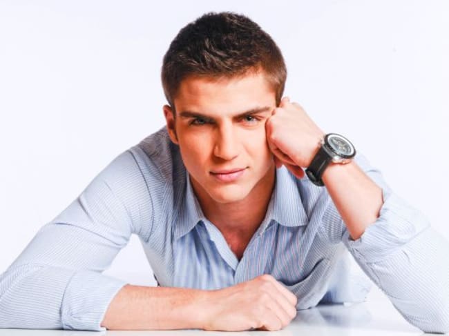 Maxi Iglesias en una foto promocional de la T2 de 'Física o Química'