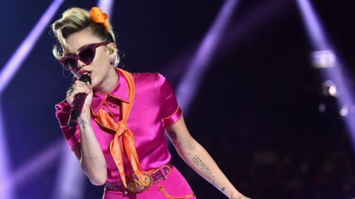 Miley Cyrus vuelve a cantar temas de Hannah Montana
