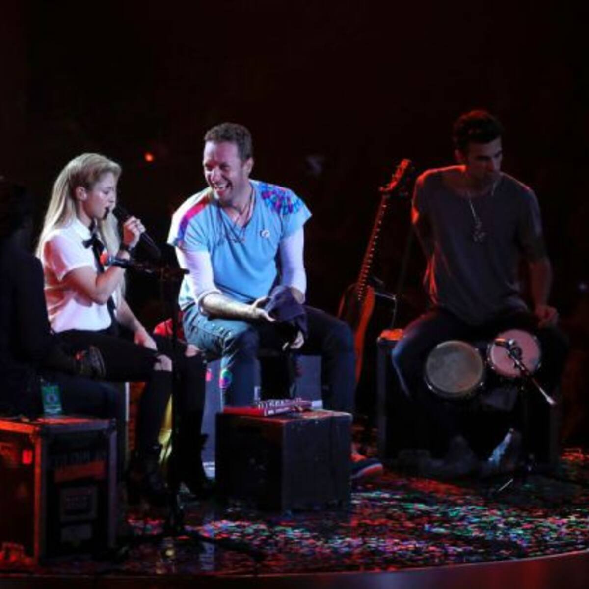 Chris Martin cantó en español "Me enamoré" y "Chantaje" junto a Shakira