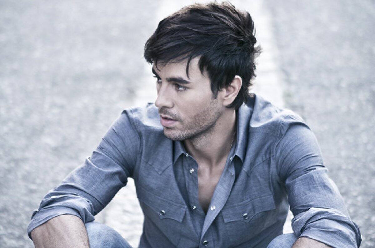 Enrique Iglesias nos engaña a todos con sus 41 años.