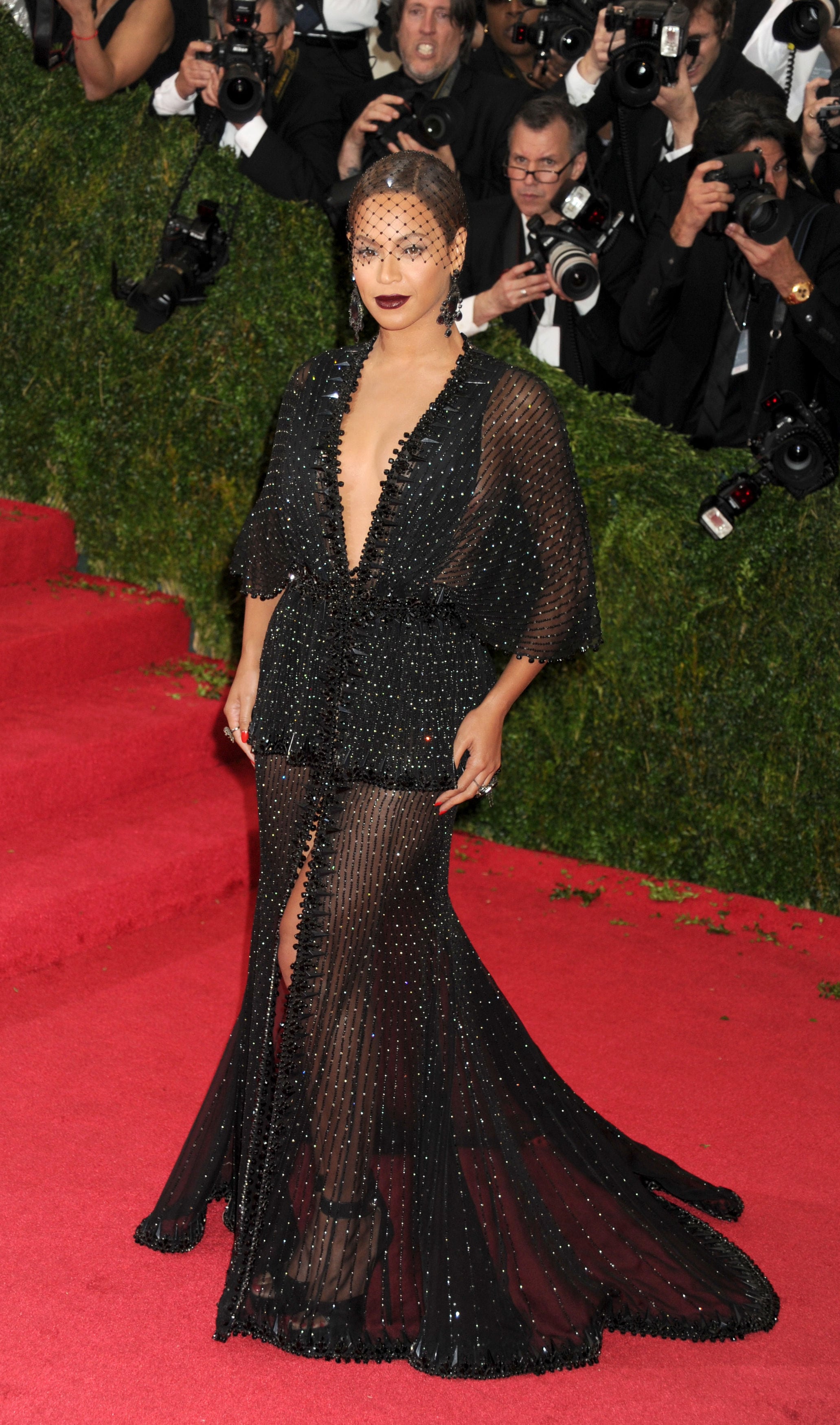 Beyoncé en la Met Gala de 2014 vestida de Givenchy.
