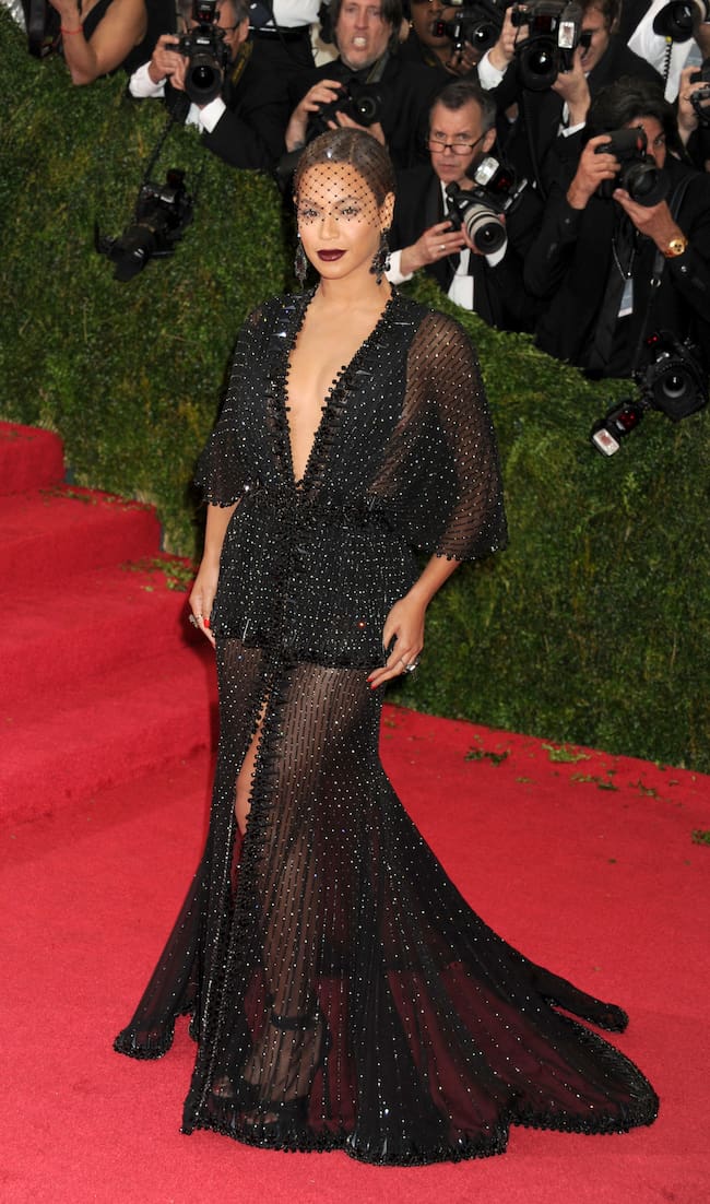 Beyoncé en la Met Gala de 2014 vestida de Givenchy.