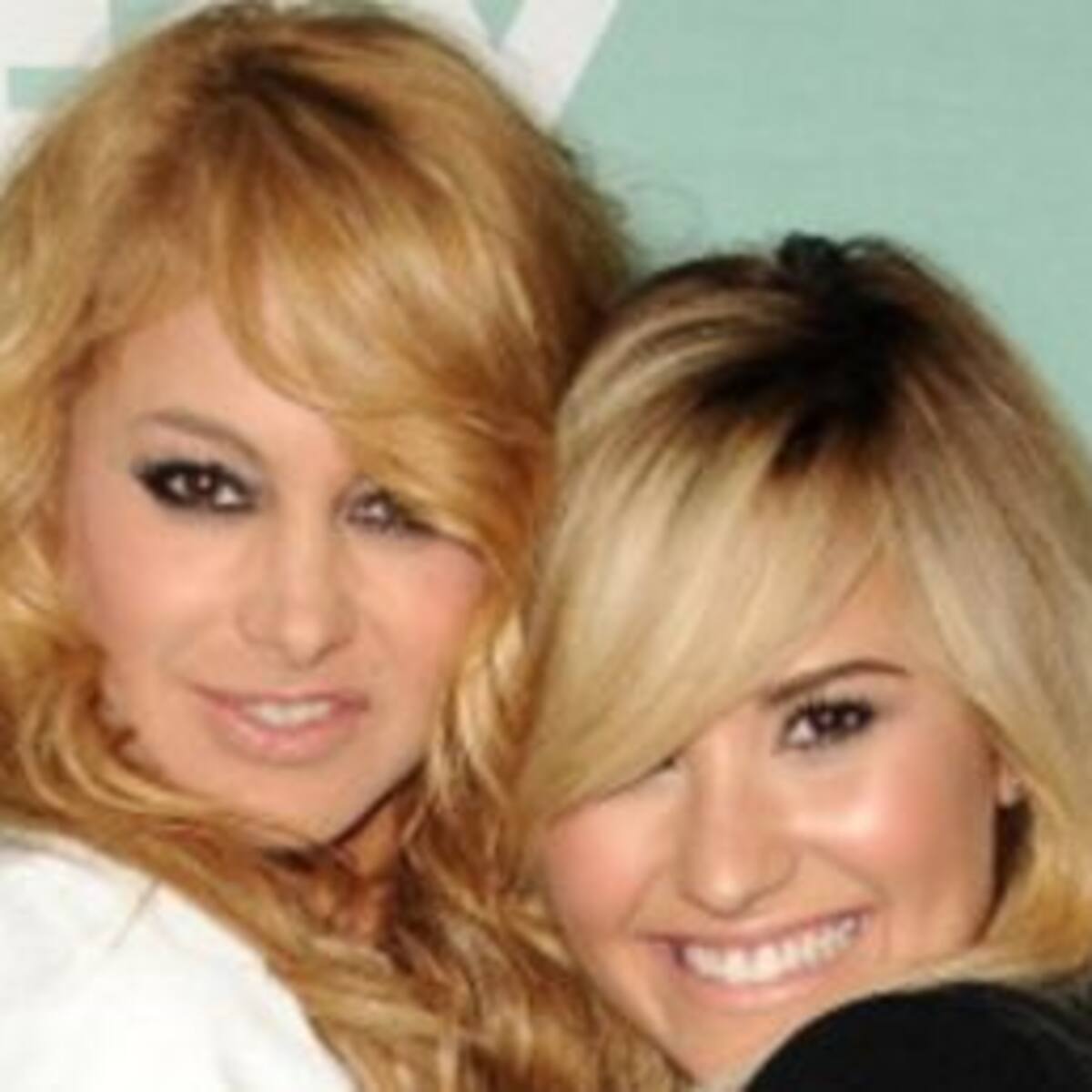 Escuchá a Demi Lovato y Paulina Rubio cantando juntas