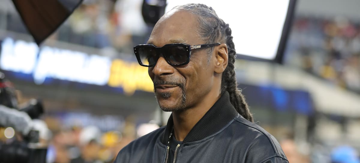 Snoop Dogg, durante el partido de la NFL entre Pittsburgh Steelers y Los Angeles Chargers, el 9 de noviembre de 2025.