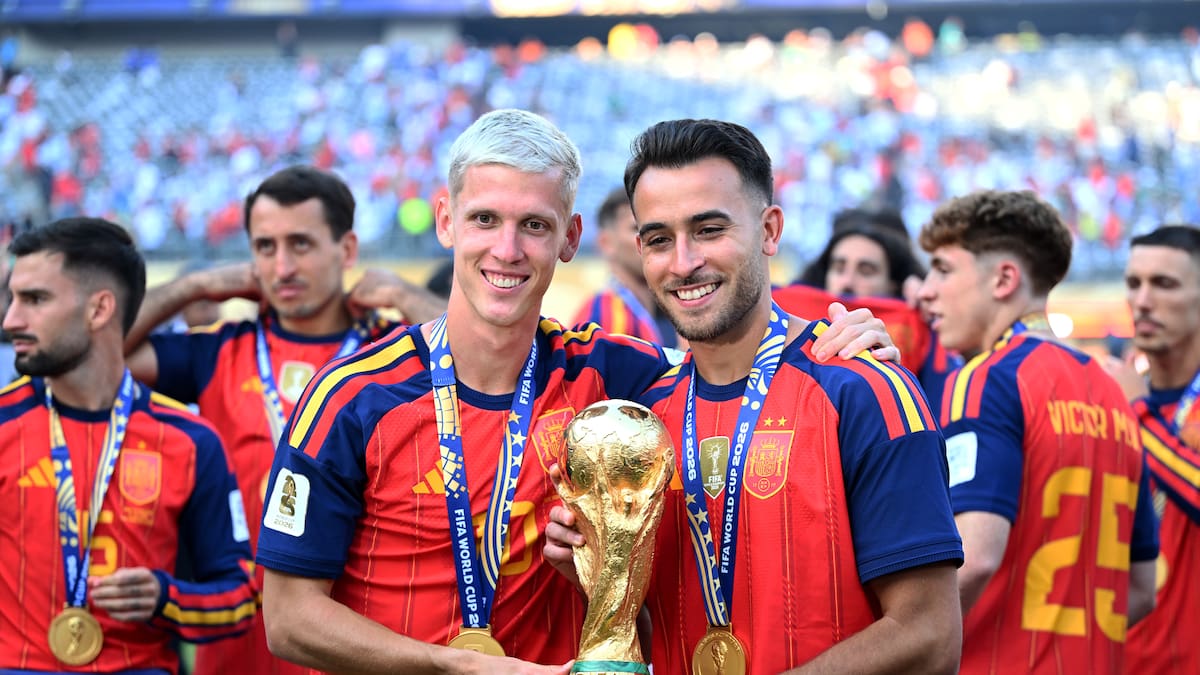Locura por la camiseta de la selección española con las dos estrellas: precios, puntos de venta, modelos...