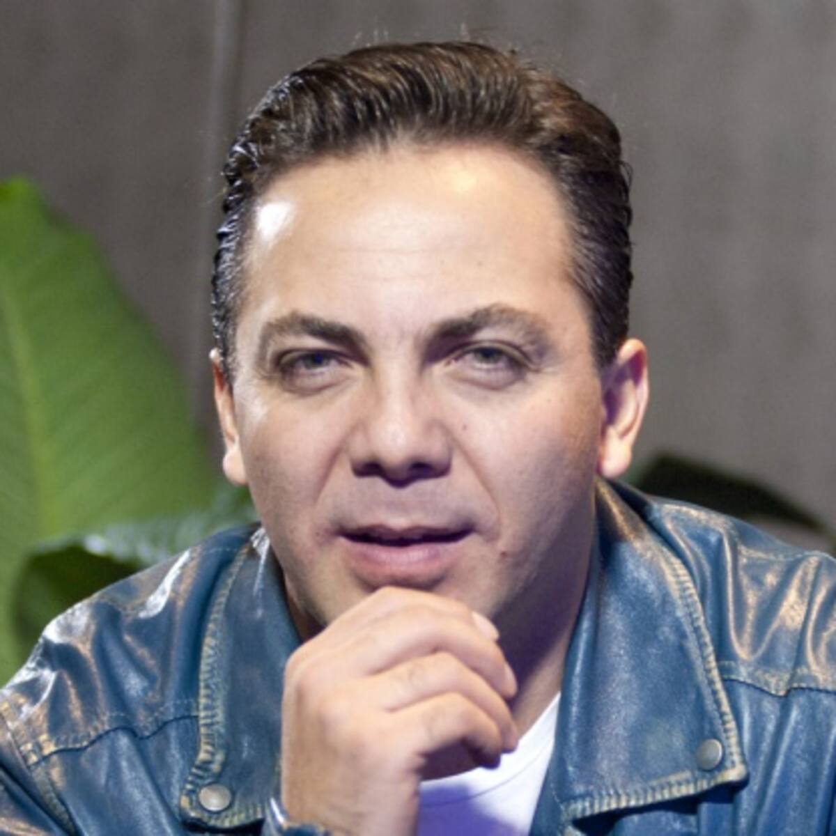 La paternidad 'rejuvenece' a Cristian Castro