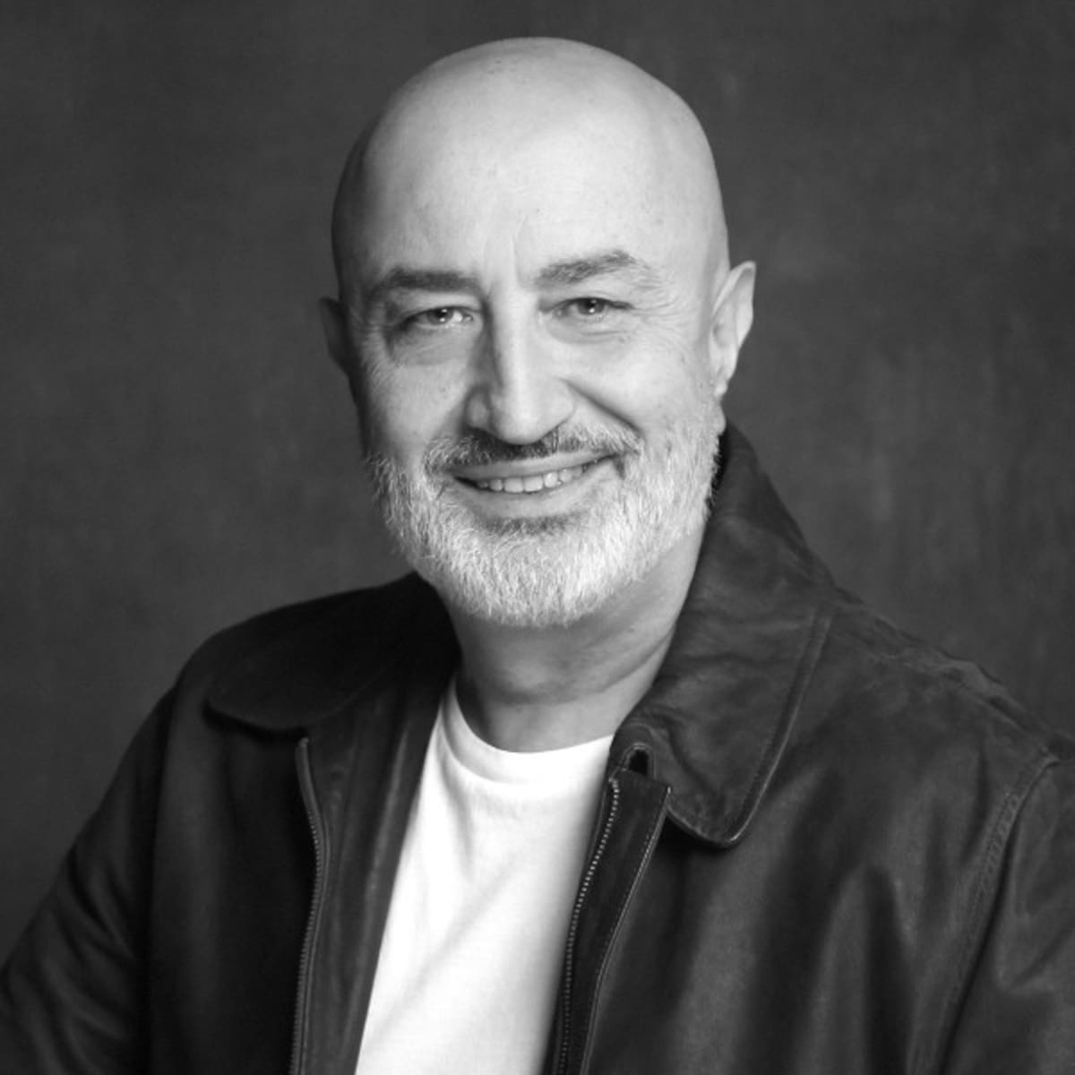 Pablo Álvarez, Premio Azorín de Novela 2026, relata una historia de amor con el transfondo del sida: “No gusta hablar de eso”