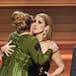 Adele rompe a llorar al descubrir y abrazarse con Celine Dion en su show en Las Vegas
