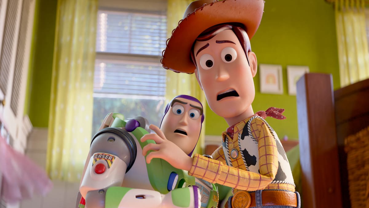 Primer tráiler de 'Toy Story 5': el terror de las pantallas y los niños, muchos Buzz Lightyear y el esperadísimo regreso de Woody