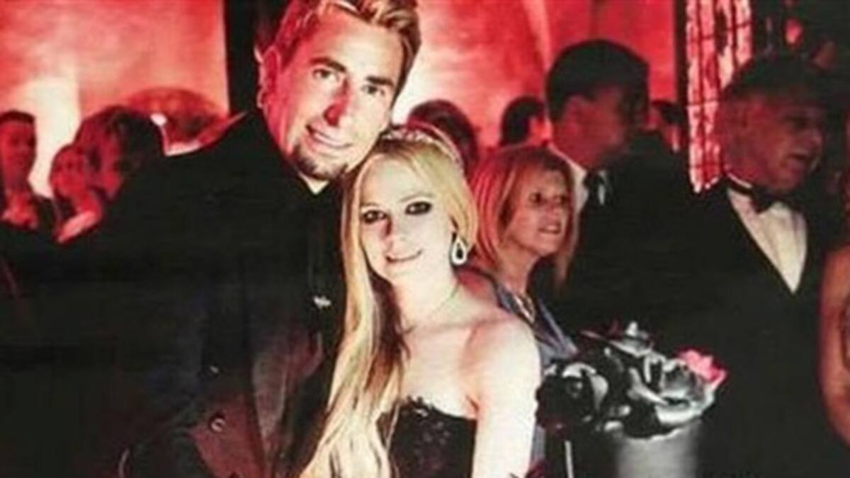 Avril Lavigne volvió al altar, esta vez dio el "sí" vestida de negro