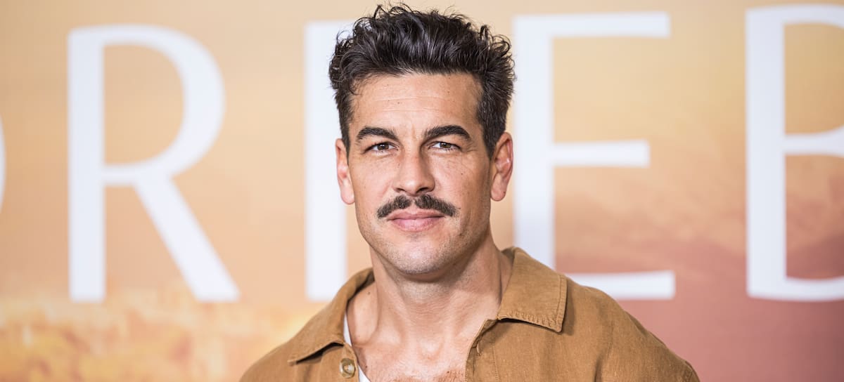 Mario Casas en la alfombra roja de "El Secreto Del Orfebre" en Madrid.