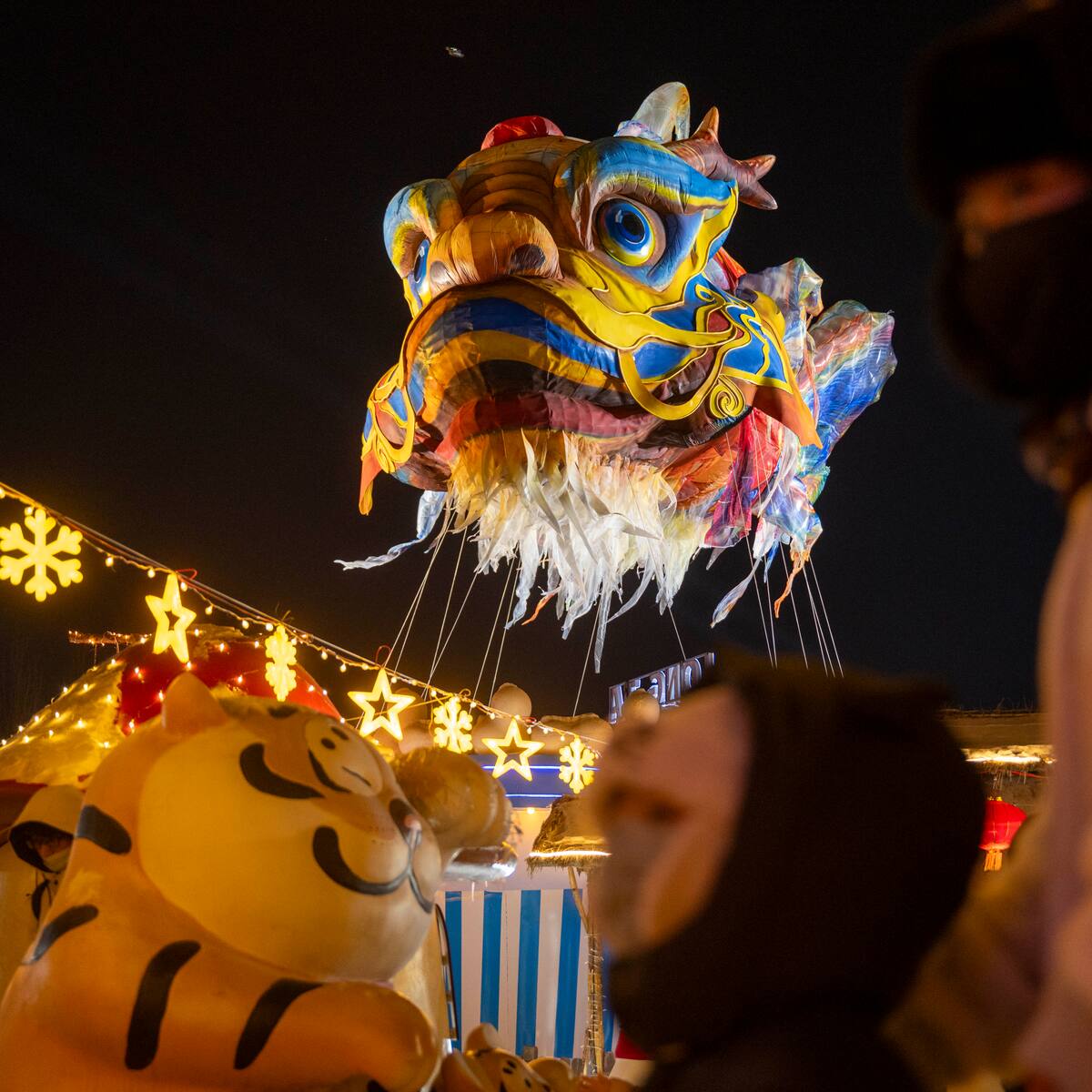 Rituales de Año Nuevo Chino 2026 para atraer la buena suerte en el año del Caballo de Fuego: dumplings, mandarinas y Feng Fuegos artificiales en Usera por el Año Nuevo Chino: a qué hora son y dónde verlosShui