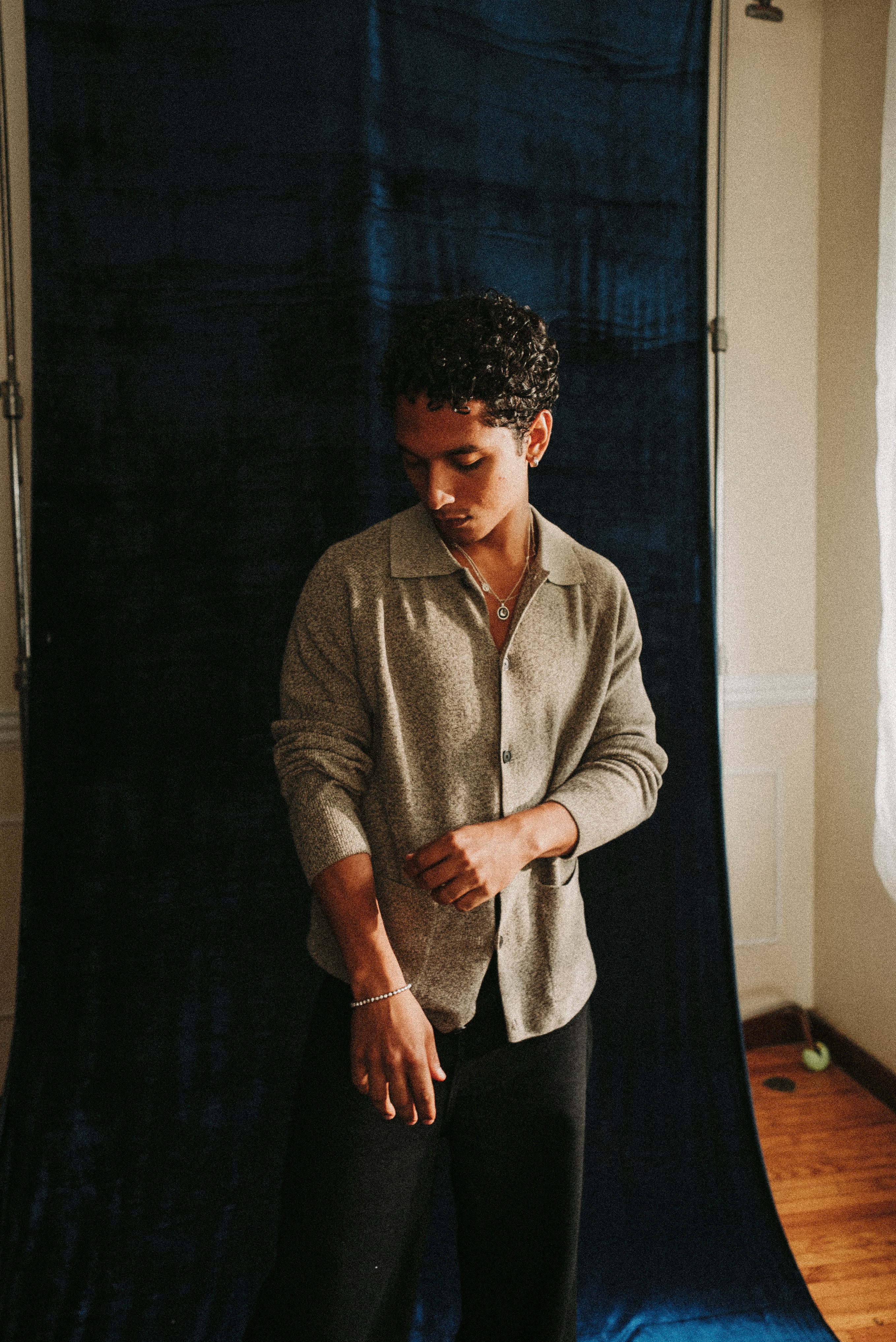 Imágenes de promoción de Gus.