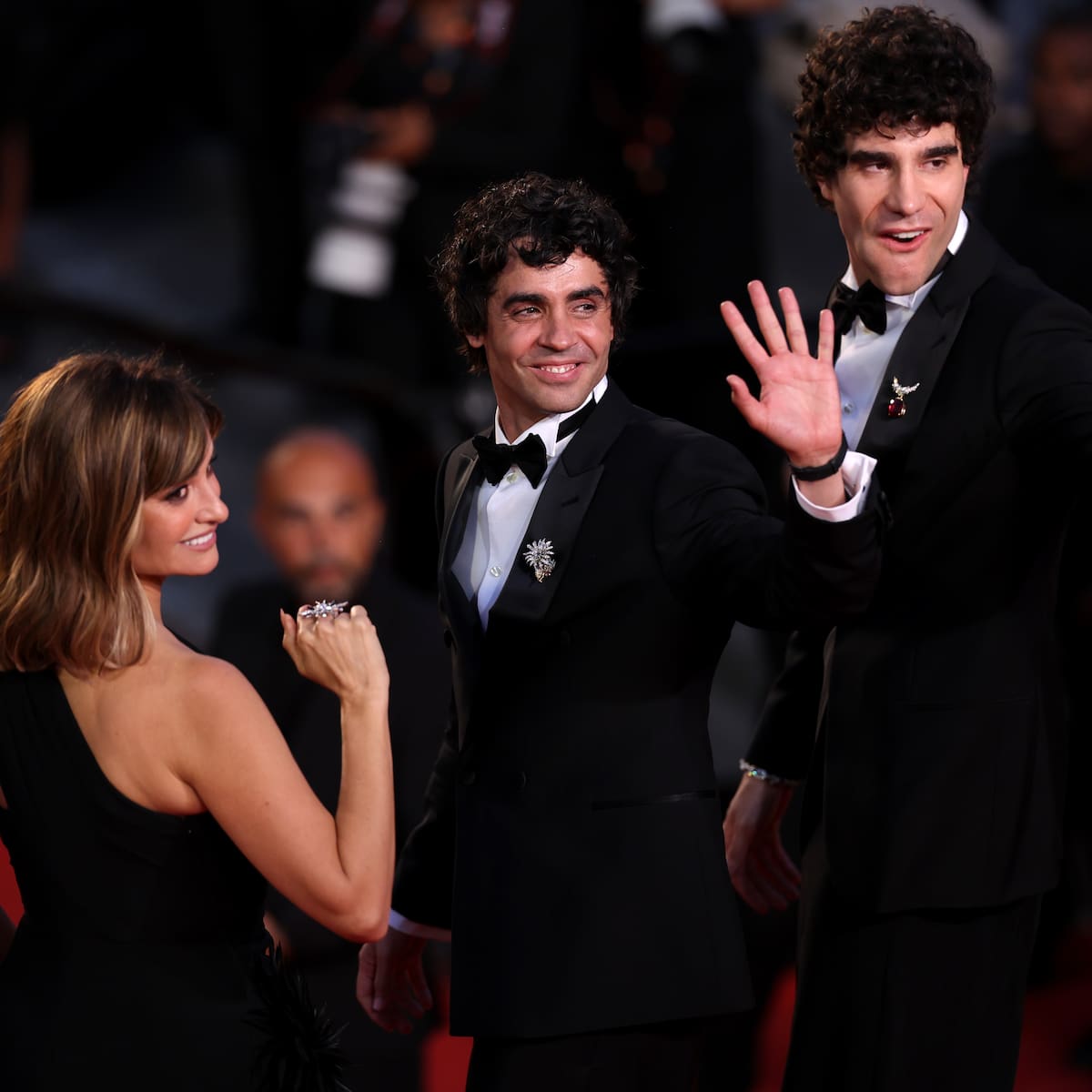 Ovación de 16 minutos en Cannes para 'La Bola Negra' con Penélope Cruz y Los Javis sin creerlo