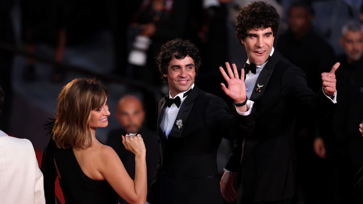 Ovación de 16 minutos en Cannes para 'La Bola Negra' con Penélope Cruz y Los Javis sin creerlo