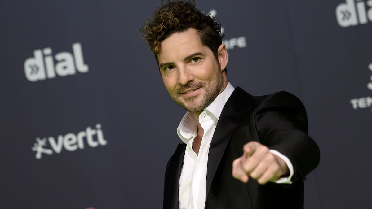 David Bisbal celebró el Día del Padre cantando dos de los temas de su último disco