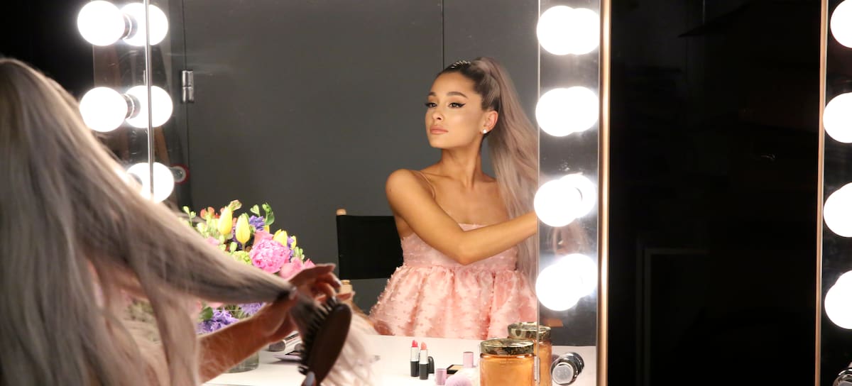 La cantante Ariana Grande durante la apertura del programa 'The Tonight Show con Jimmy Fallon' el 1 de mayo de 2018.