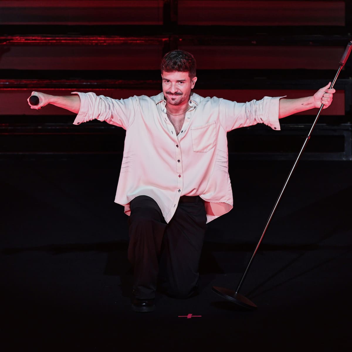 Pablo Alborán traslada su 'KM0' a Ciudad de México y emociona al público junto a dos invitadas de lujo: Riza y María Parrado