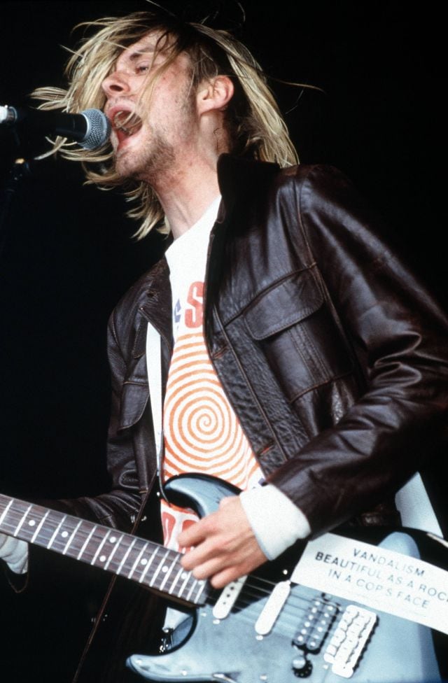 Kurt Cobain canta en directo con Nirvana en 1991.