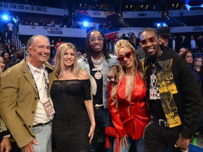 Fergie con Jon Patrick Ferguson, Quavo, Cardi B y Offset después de su interpretación en el All Star.