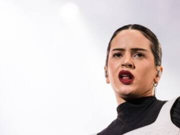 Rosalía, en shock al ver la reacción del público de Paraguay por una bandera