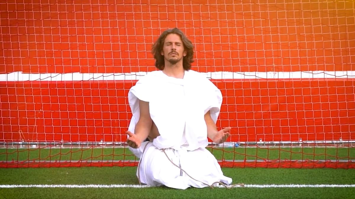 ¿Quién es Javi Poves y por qué le han inhabilitado 2 años en el fútbol español?