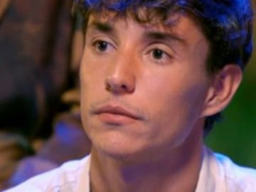 Sandra Barneda tiene que pedirle a Javi moderación en su encuentro con Álvaro en ‘La isla de las tentaciones’