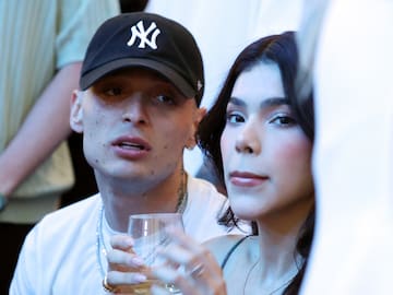 Super Bowl: Peso Pluma vive una noche redonda con apuesta y confirmación de su relación con Kenia OS