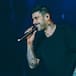 Melendi leyó una pancarta en su concierto de Valencia y ocurrió algo inesperado