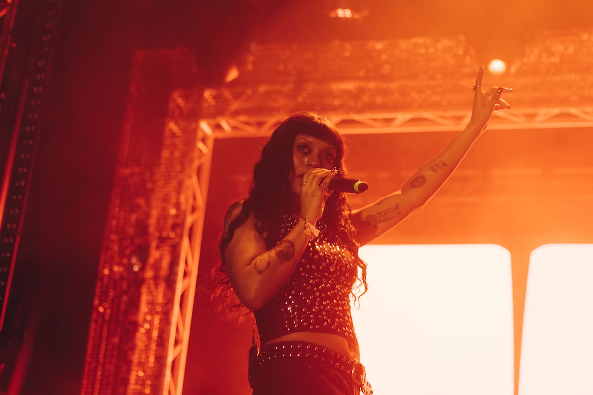 Nia Archives sumergió al público del Sónar con jungle revival con voz propia y energía punk.