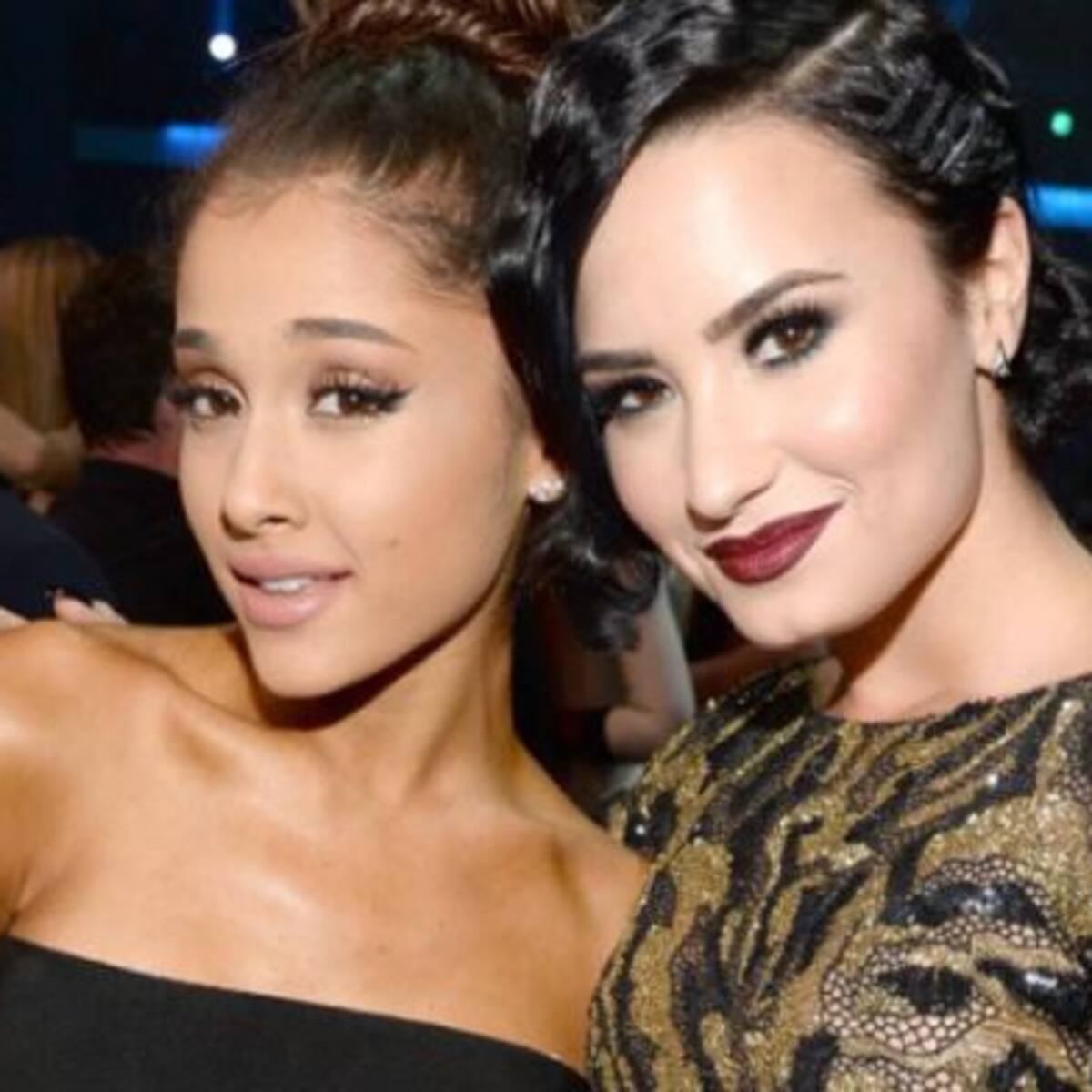 Apareció la doble de Ariana Grande y Demi Lovato