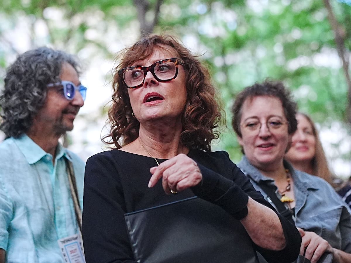 Detienen a Susan Sarandon y Hannah Einbinder durante una protesta propalestina en Nueva York