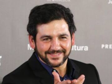Fran Perea se une a Ginebras para cantar su clásico ‘La chica de la habitación de al lado’