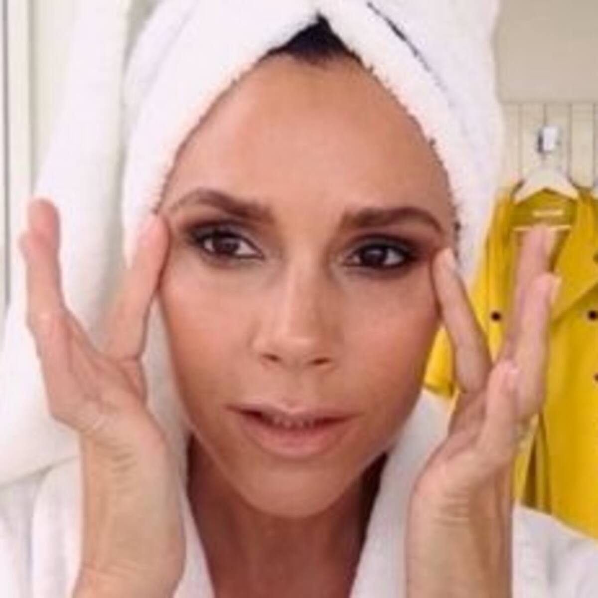 Todos criticaron a Victoria Beckham por su tutorial de belleza