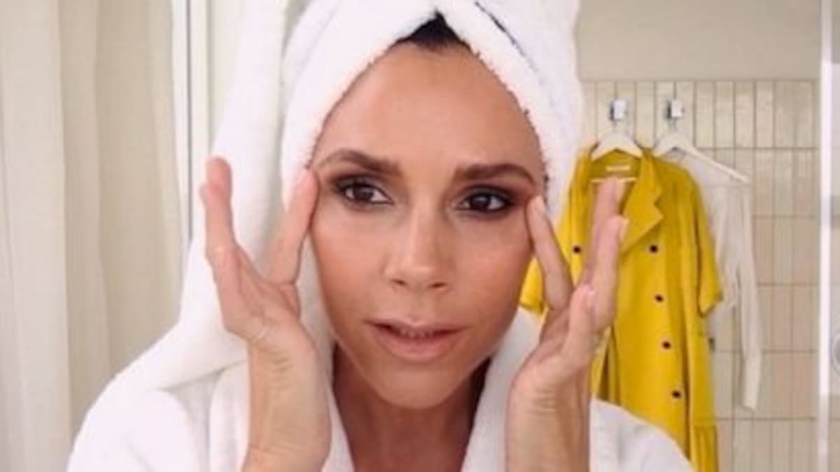 Todos criticaron a Victoria Beckham por su tutorial de belleza