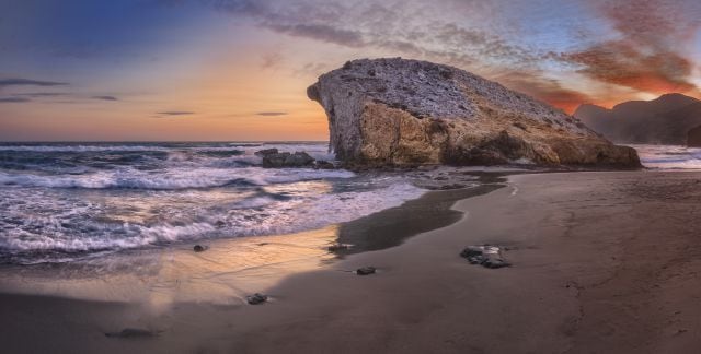 Una playa para disfrutar en pareja.