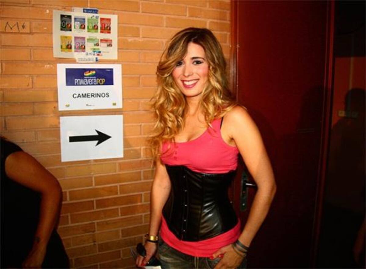 Pillamos a Cristina Boscá antes de que el público pudiera disfrutar de su corsé de Maya Hansen, la diseñadora española que ha vestido a la mismísima Lady Gaga.