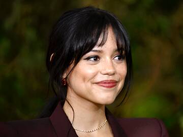 Reencuentro de 'Miércoles' entre Jenna Ortega y Emma Myers en el concierto de Chappell Roan