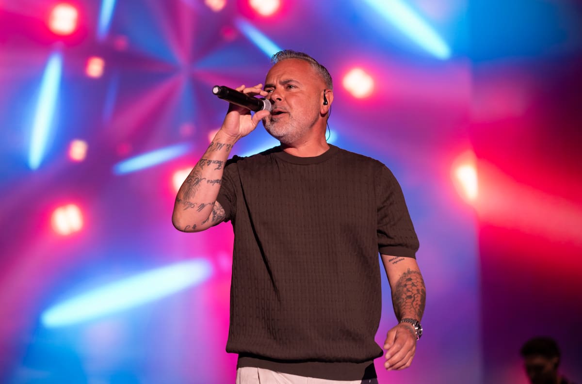 LOS40 Primavera Pop 2026 se ha convertido en un viaje constante por épocas y géneros que nos ha permitido sentirnos de nuevo en los inicios de la década de los 2010 cuando el electrolatino vivía su momento de mayor auge con temas como ‘Bailando con ahí’ de Juan Magán.