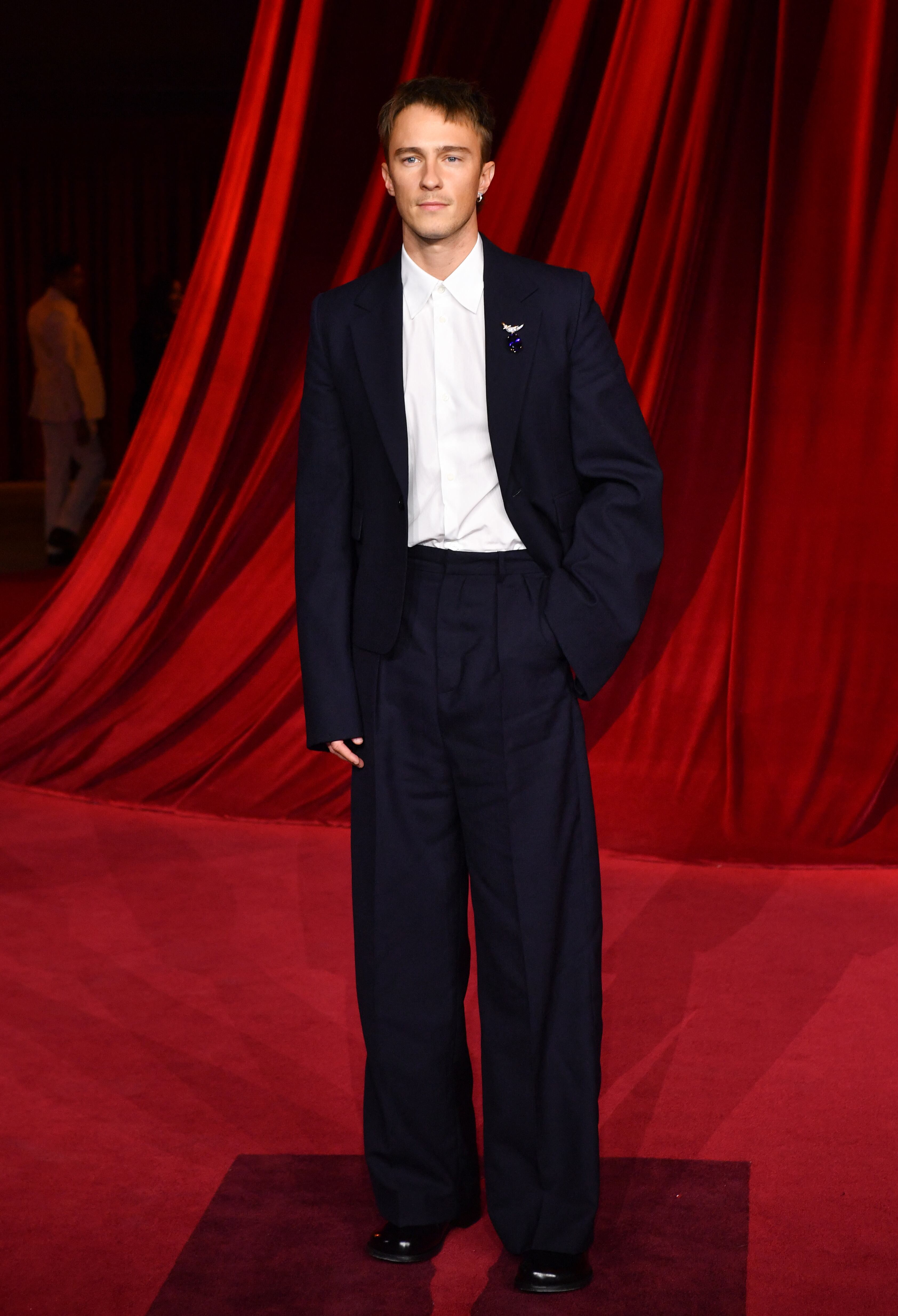 El chico malo de Outer Banks también apostó por el oversize.