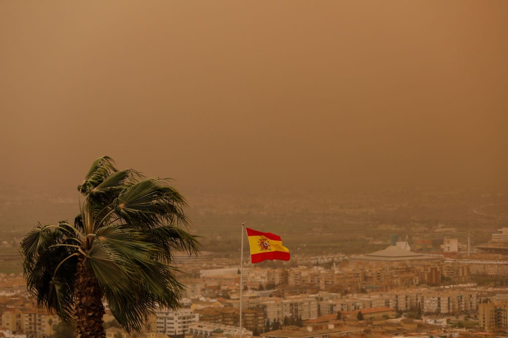 Alerta por la llegada de lluvias de sangre o polvo del Sáhara en el país