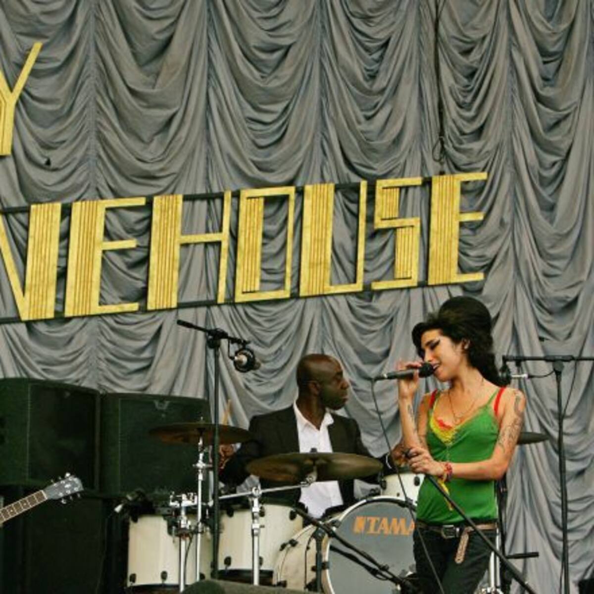 Salió a la luz una nueva canción de Amy Winehouse