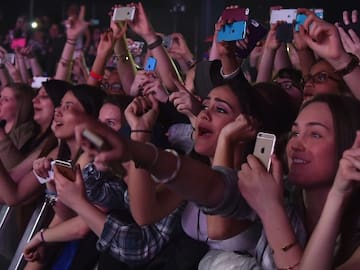 LOS MÓVILES EN LOS CONCIERTOS, ¿SÍ O NO?