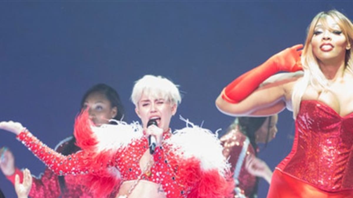 Miley Cyrus defiende su gira