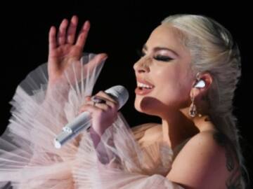 Lady Gaga presume sus curvas en playas de La Florida y desata diversos comentarios