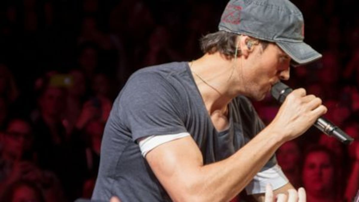 Los fans no le perdonan el playback a Enrique Iglesias