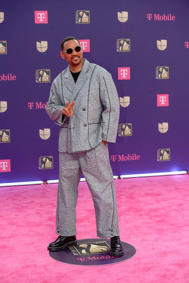 Uno de los que no renunció a las gafas de sol en estos posados fue Will Smith, el encargado de abrir la gala con su actuación.