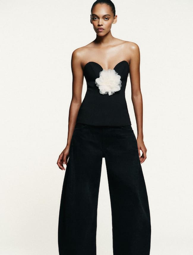 Top con corte corazón de Zara