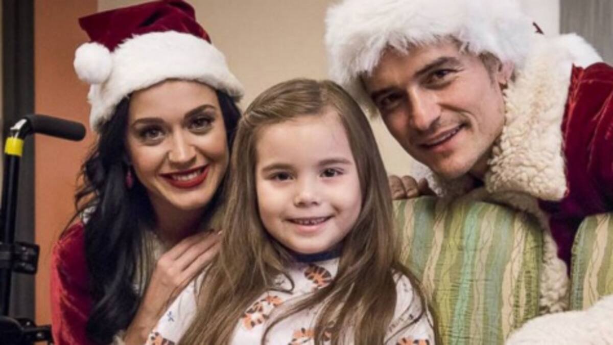 Orlando y Katy Claus alegraron la navidad del Hospital de Los Angeles